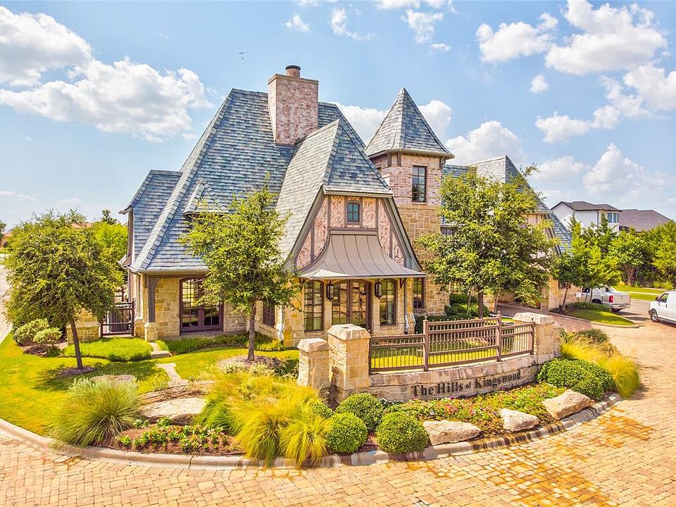 2nd image of 1549 Courtland Dr