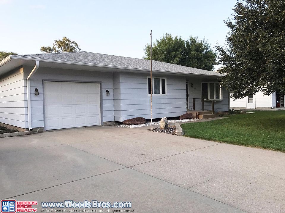 1st image of 1345 Meadow Ln