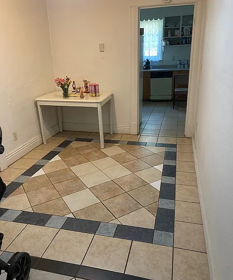1114 Yuma St #1 — Photo 3