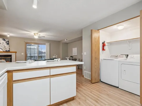 2878 Coral Ct, Coralville, IA 52241