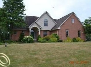 8874 Buchanan Rd, Brighton, MI 48116