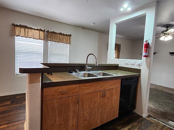 5th image of 10639 Ashwood St