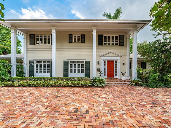 3rd image of 3511 Alhambra Cir #3511