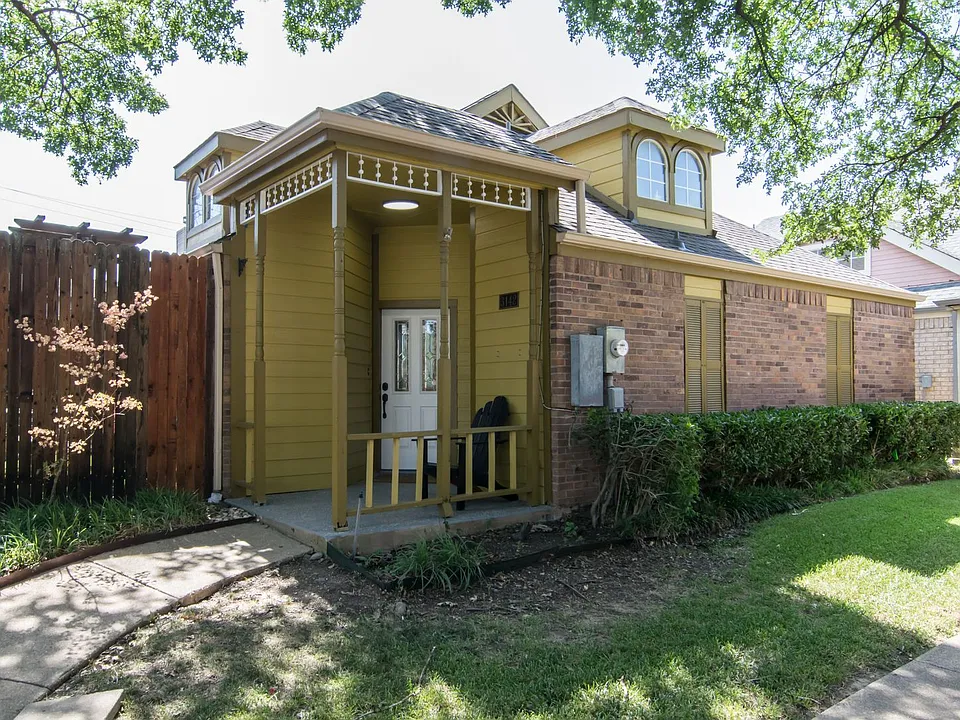 3142 Royal Gable Dr