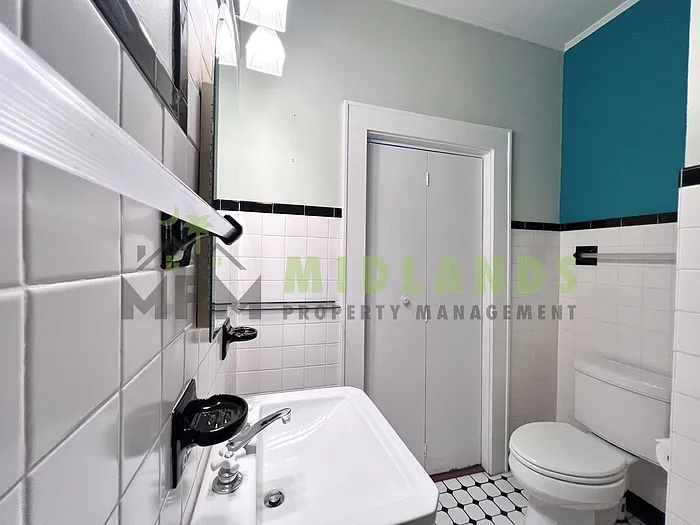 2417 Clark St — Photo 42