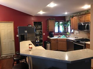 W5440 Pin Oak Rd, Elkhorn, WI 53121