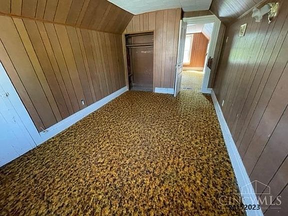 4th image of 423 N Charity St