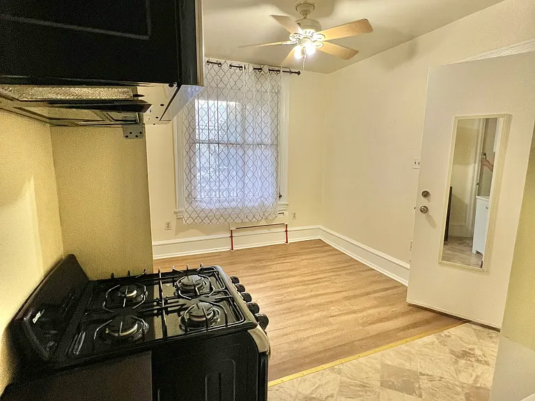 3323 Spring Garden St #1F — Photo 7