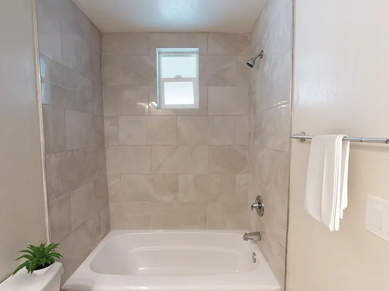 906 E Roma Ave — Photo 42