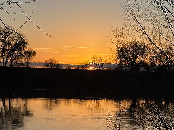 2nd image of 5720 Riverside Blvd