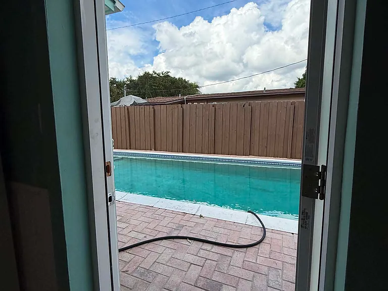 5631 SW 38th Ct — Photo 17