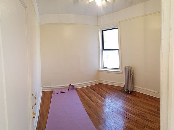 3rd image of 259 Parkside Ave APT 4B