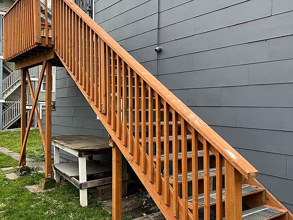 4th image of 935 S Grant Ave #4