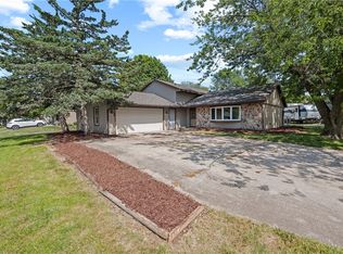 333 NW Stratford Ln, Ankeny, IA 50023