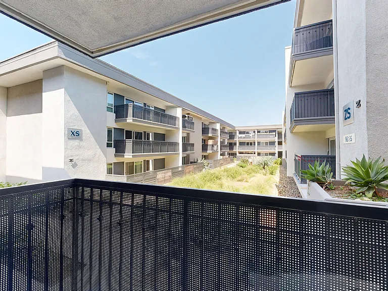 Eight 80 Newport Beach — Photo 106