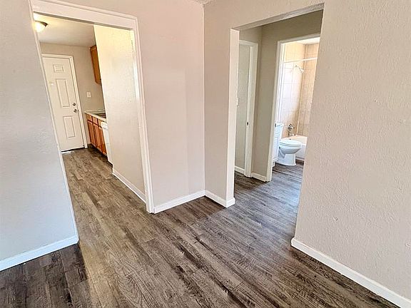 4th image of 2200-2214 Dayton St #2200