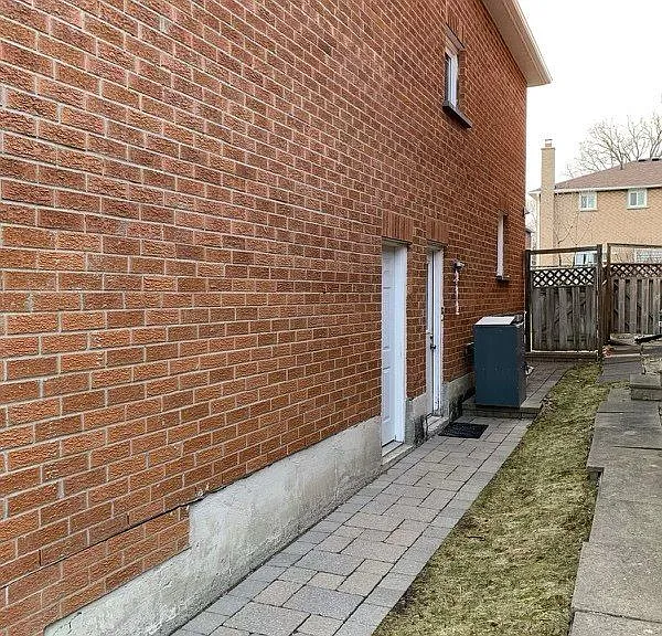 14 Guildwood Dr — Photo 11