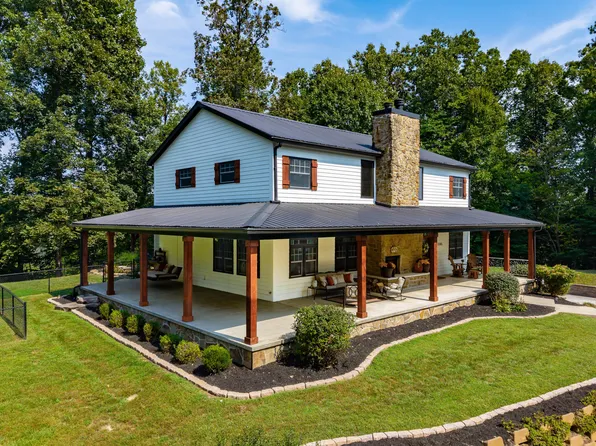 2265 Skyline Dr, Nashville, IN 47448