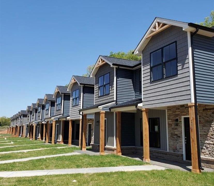 1st image of 140 Sunburst Villa Dr