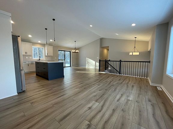 4th image of 2141 Ponderosa Pl SW