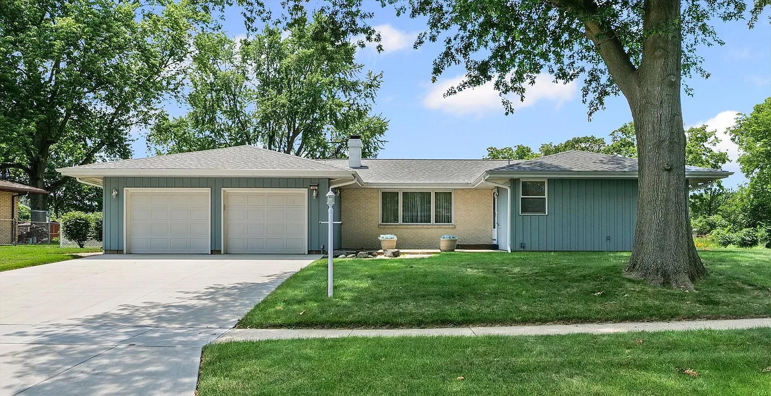 707 Dodson Dr W photo 1