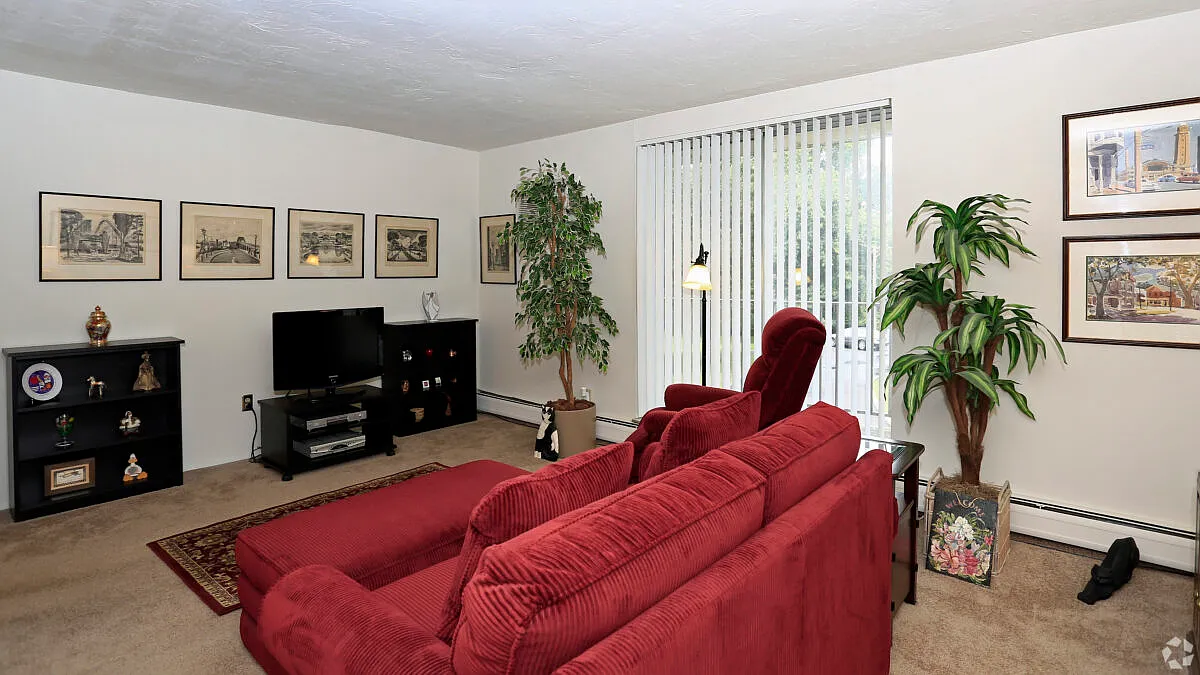 Bridlewood Apartments — Photo 2