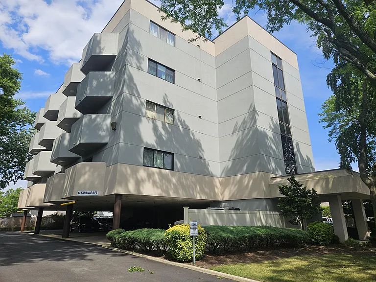 50 Euclid Ave #3C — Photo 1