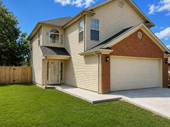 2000 Willis Dr, Lexington, KY 40511