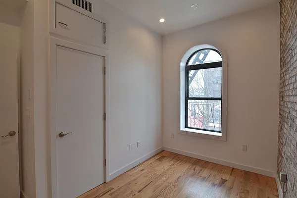 Rented by Hagstrom Management Inc | media 7