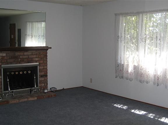 2nd image of 1868 San Clemente St