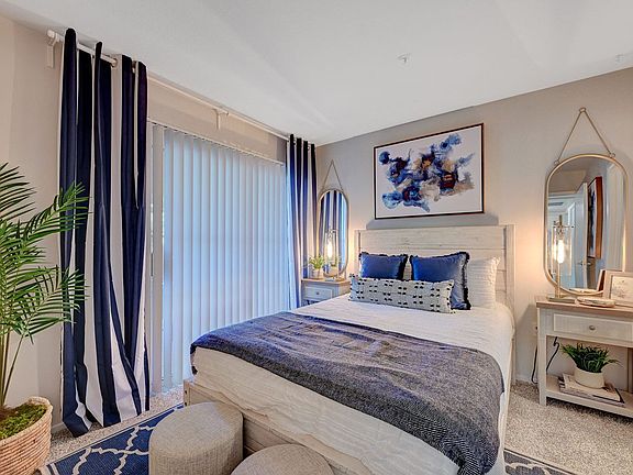 4th image of 990 Equestrian Dr APT 1212