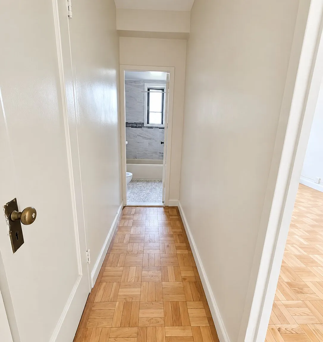 3 bed, 1100 sqft, $3,500 — Photo 3