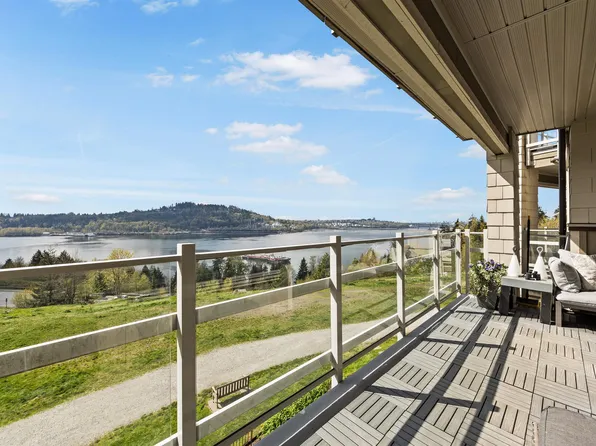 530 Raven Woods Dr #307, Burrard Inlet 3, BC V7G 2T5