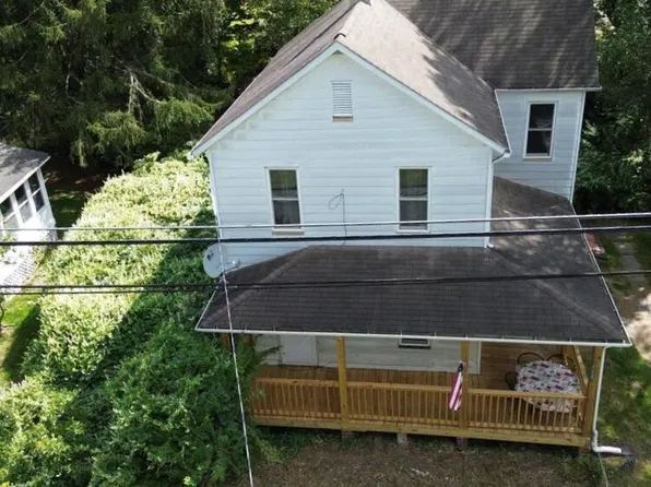 914 Main St, Newfoundland, PA 18445