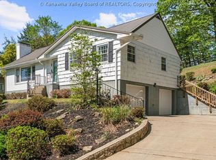 1529 Summit Dr, Charleston, WV 25302