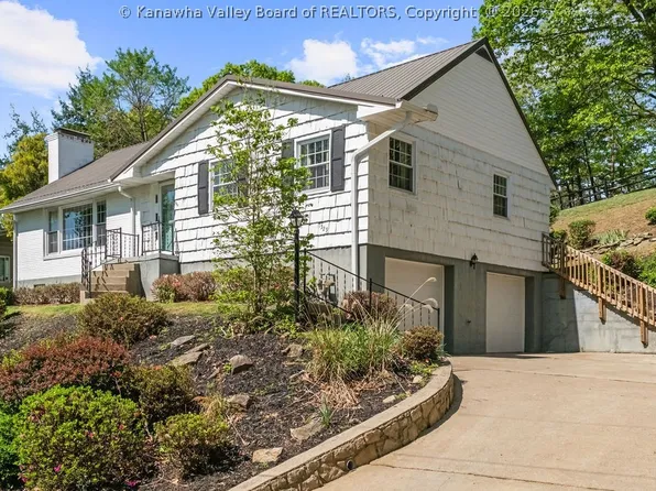 1529 Summit Dr, Charleston, WV 25302