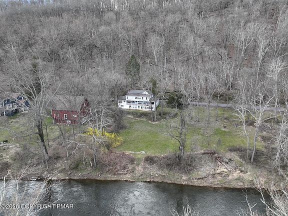 3rd image of 694 River Rd
