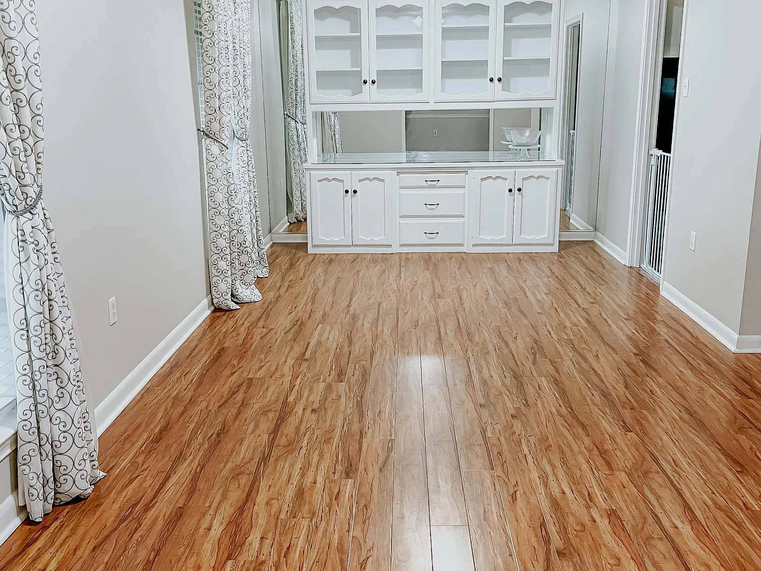 1014 Leycester Dr — Photo 4
