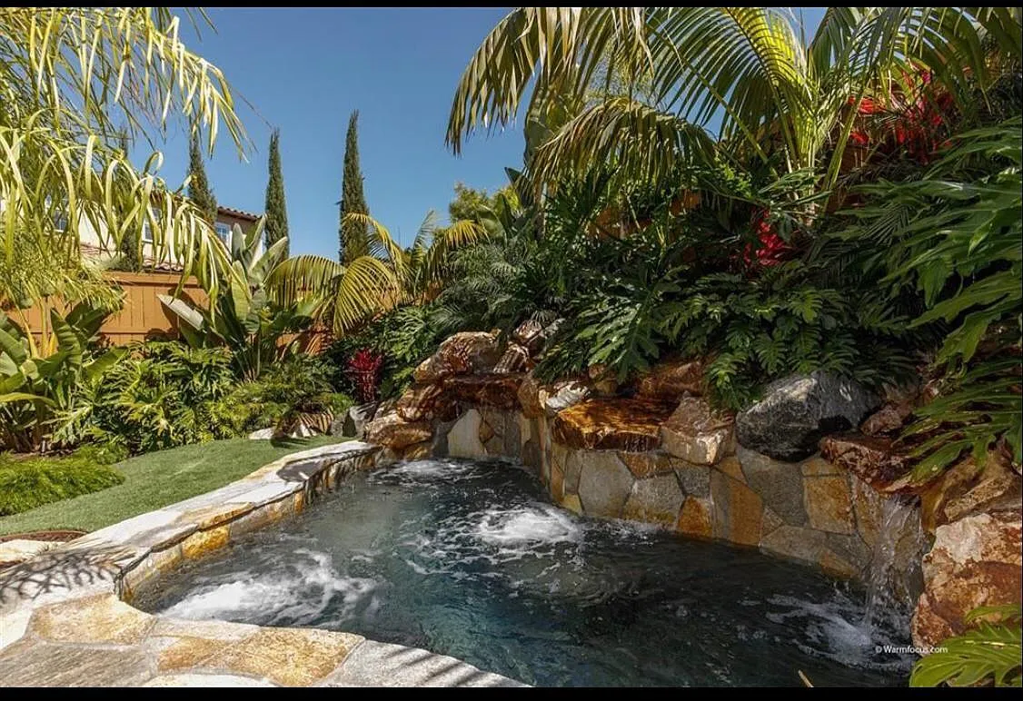 Building Photo - 1679 Buena Vista Way