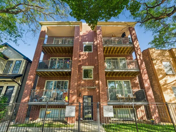 3708 W Cornelia Ave #3W, Chicago, IL 60618