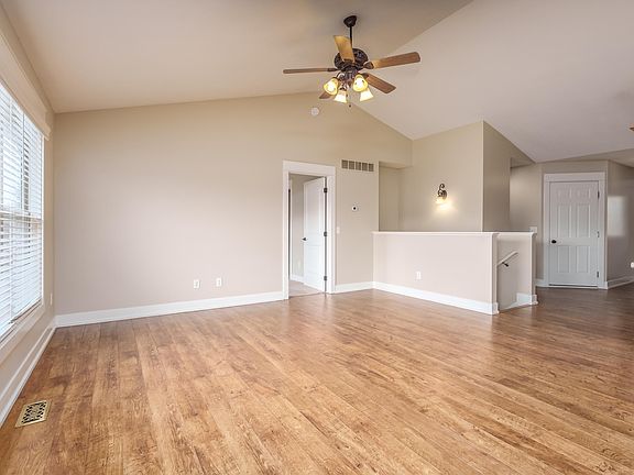 5th image of 8902 Macywood Ln