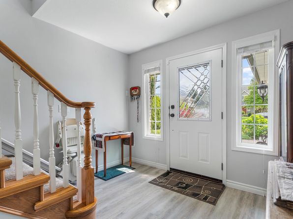 46215 Roy Ave, Chilliwack, BC V2R 2W2