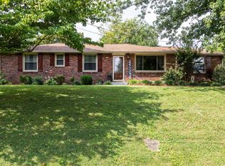 212 Bonnaoaks Dr, Hermitage, TN 37076