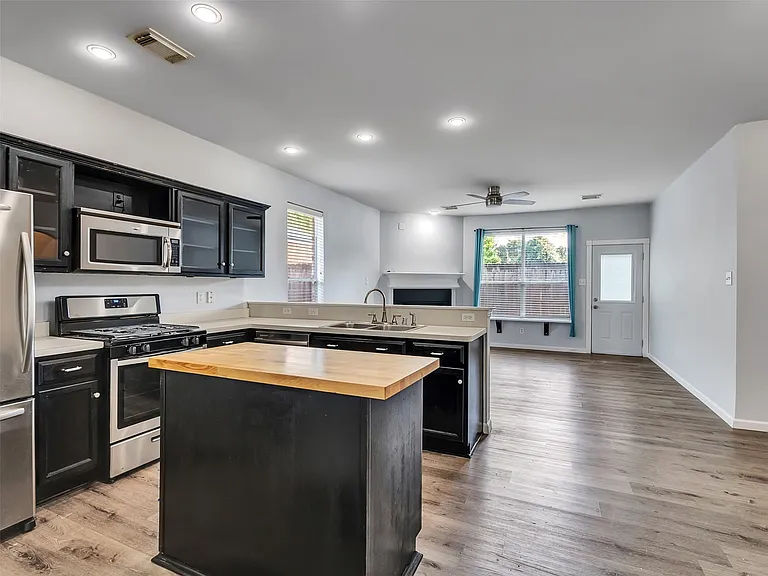 1906 Cameo Ct — Photo 13
