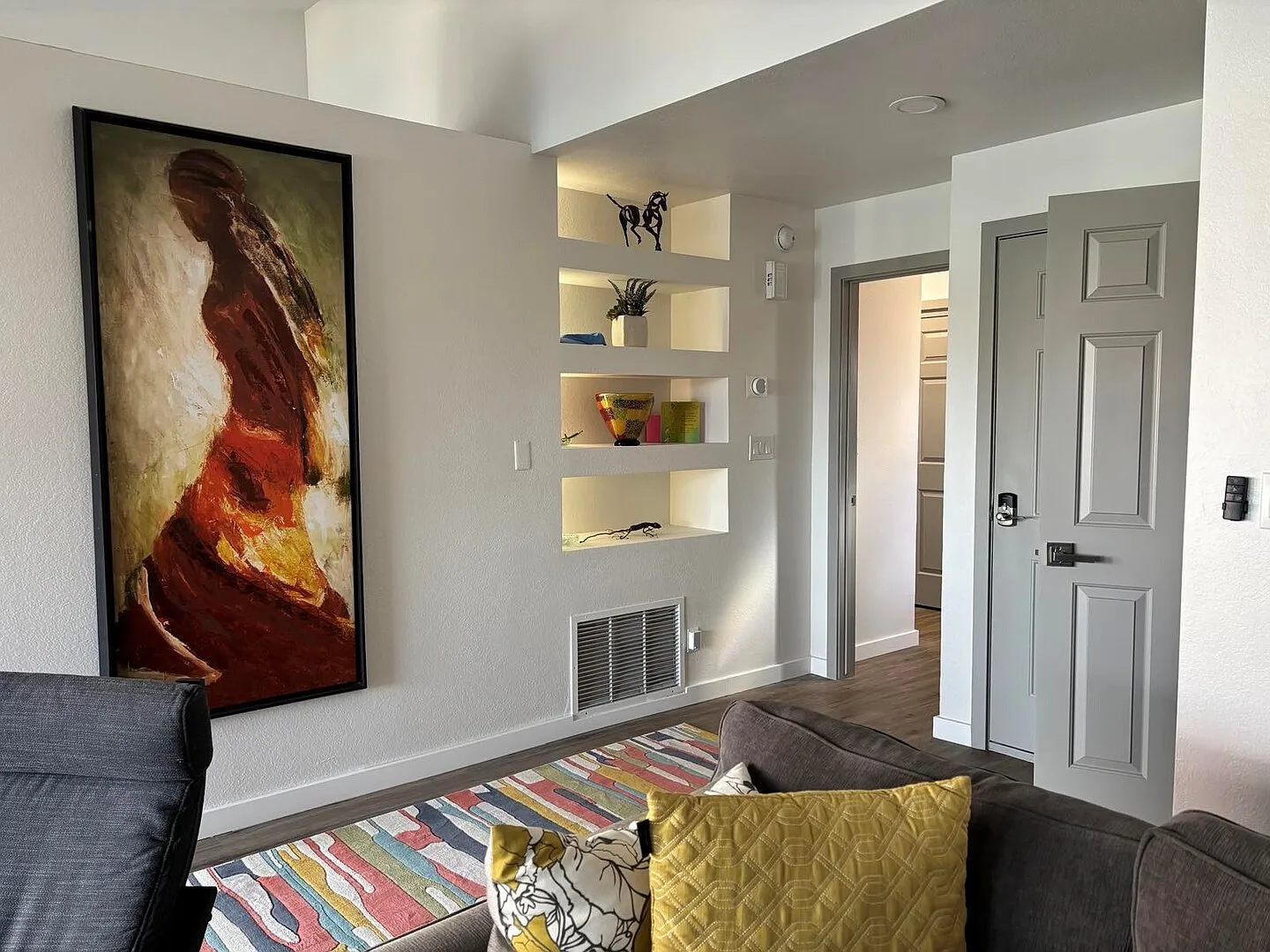 Quiet remodel 1BR in gated community of Racquet Club - superb location — Photo 3