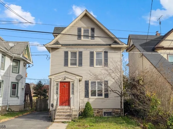 8 Lincoln Ave, Dover Town, NJ 07801