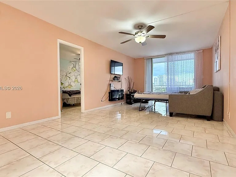1830 Dixianna St #603 — Photo 8