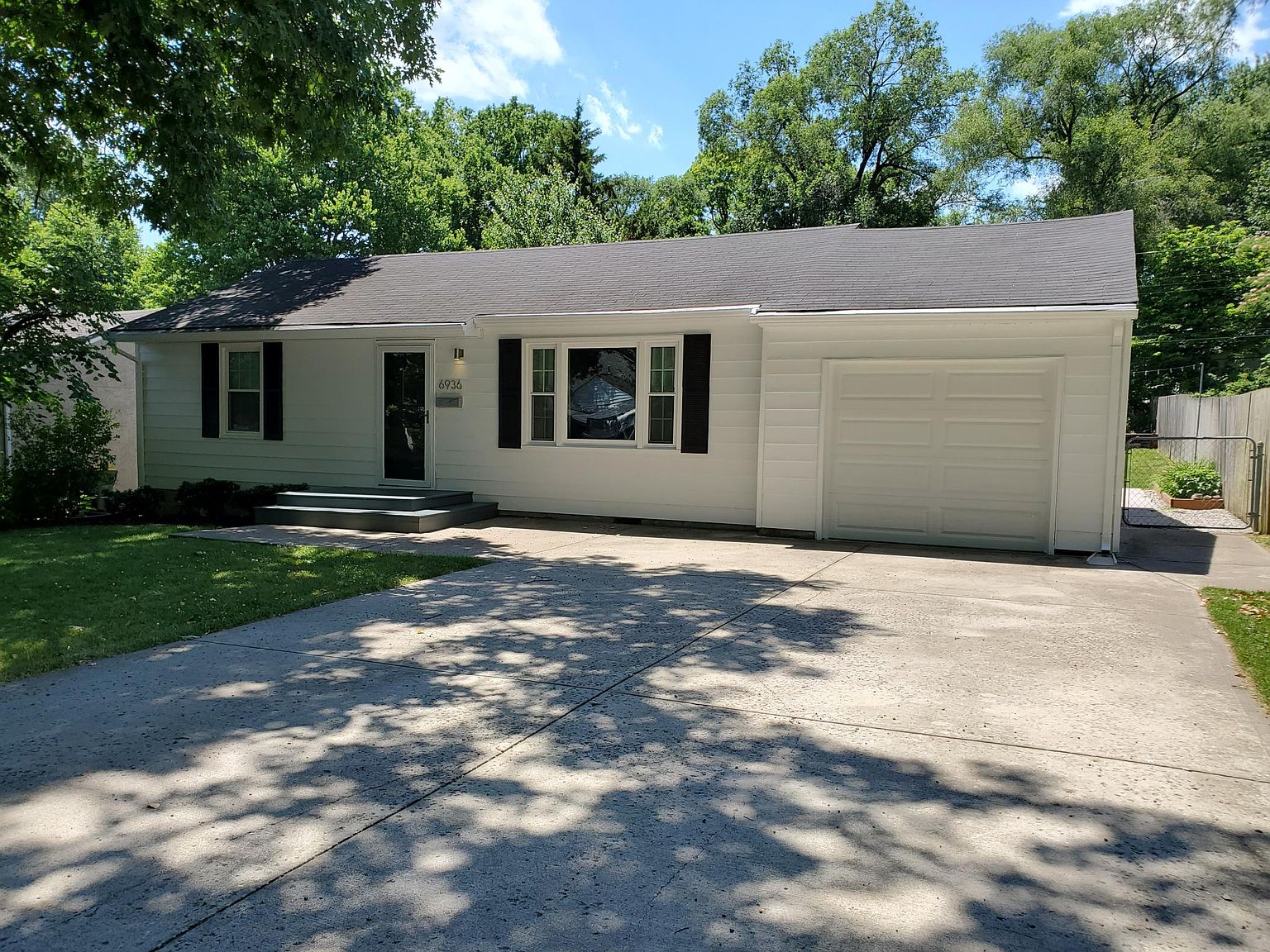 6936 Beverly St, Overland Park, KS 66204 Zillow