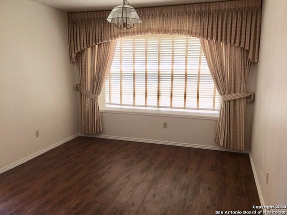 4th image of 9623 Woodland Hills