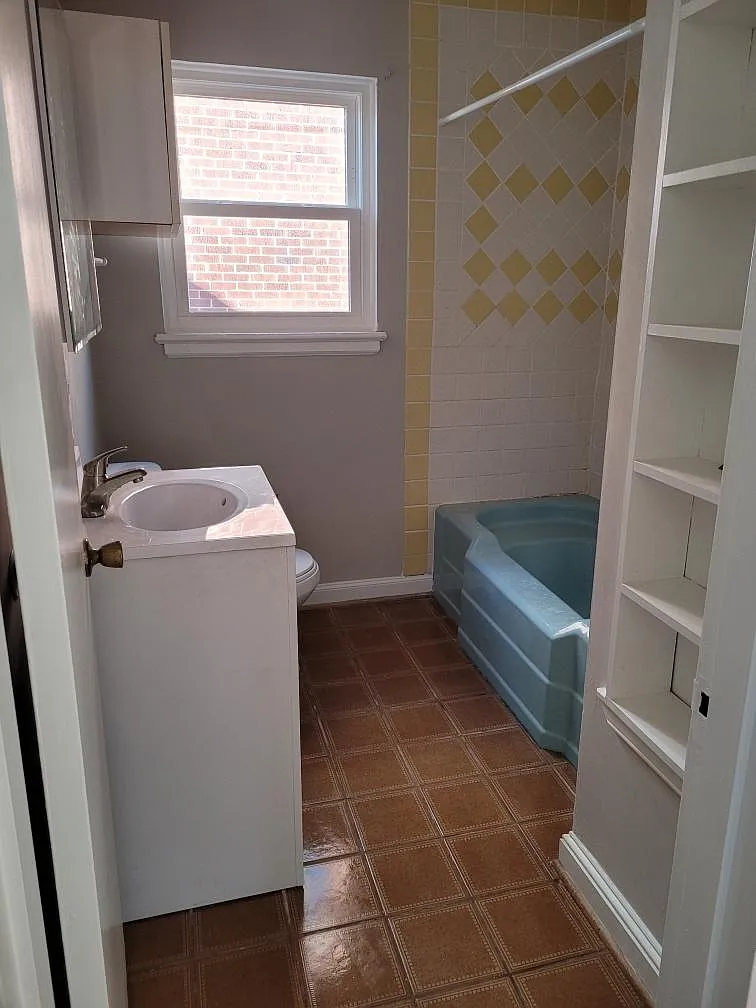 2 bed, 1044 sqft, $1,275 — Photo 4